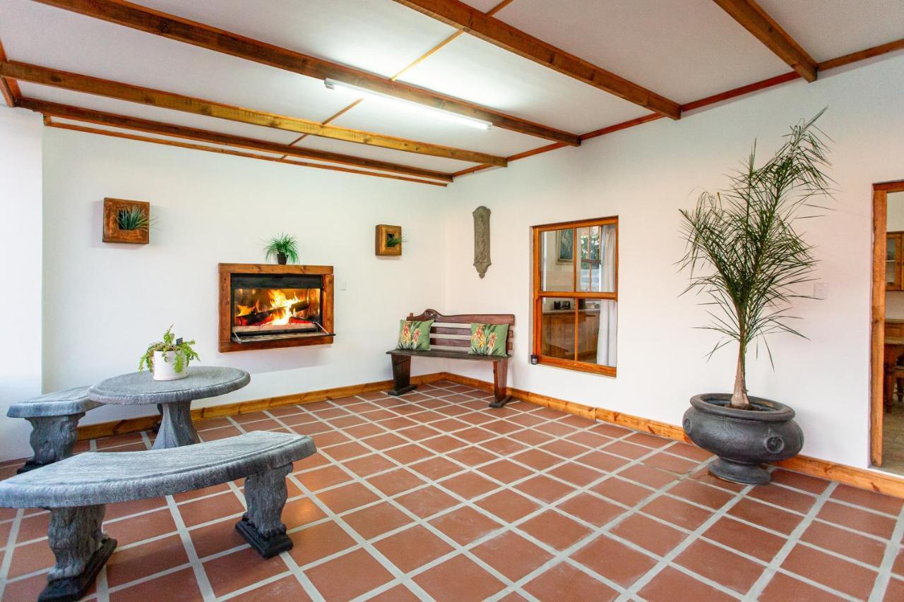 Ravenscliff White House Villa Oudtshoorn Bagian luar foto